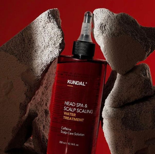 Kundal Head Spa Scalp Scaling Caffeine Water Treatment &mdash; есенція для догляду за шкірою голови з кофеїном та амінокислотами, 300 мл 337 фото